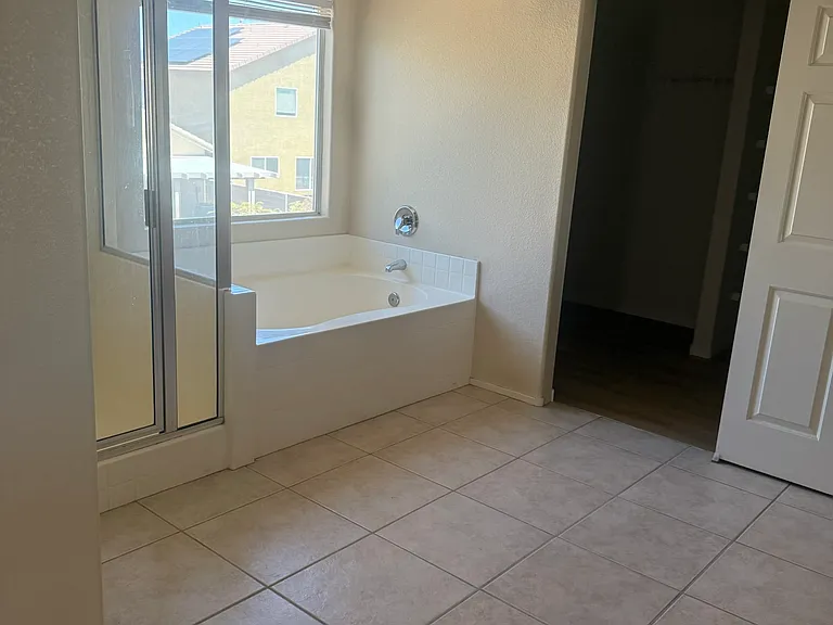 1204 Amber Falls Ln — Photo 4