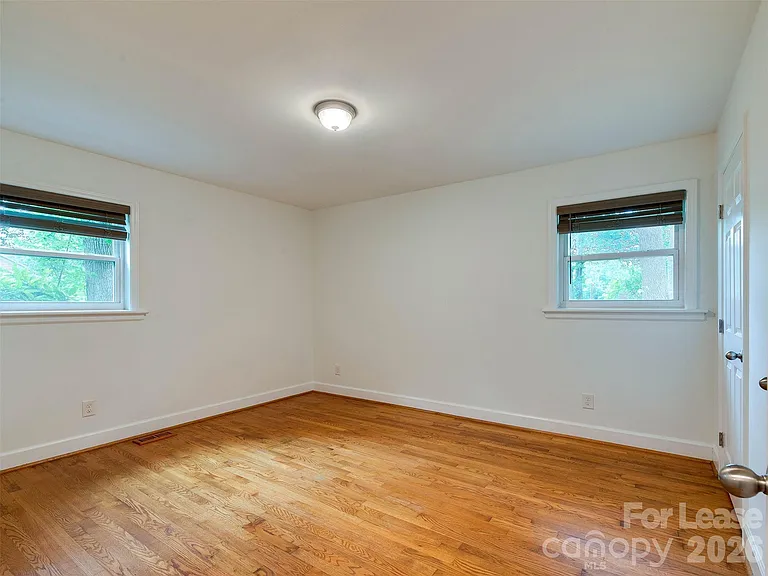 5646 Oak Dr — Photo 16