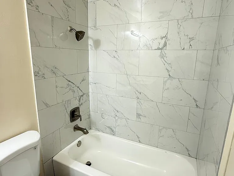 153 (540 Coombs) — Photo 11