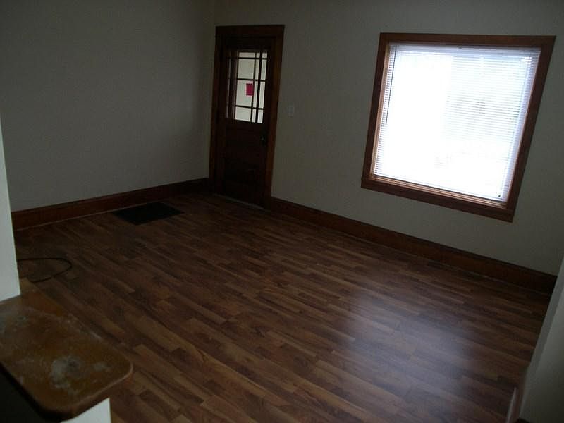 2nd image of 1011 87th Ave W