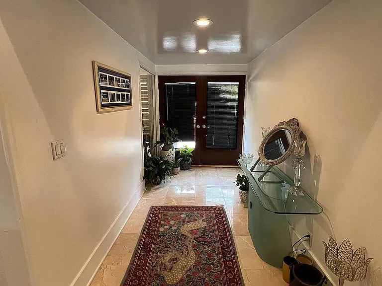 352 West Rd — Photo 3