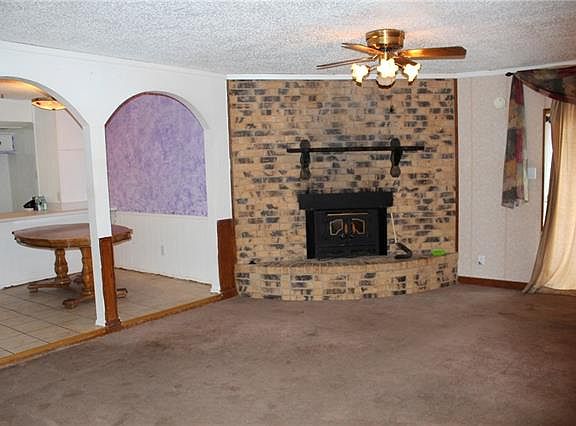 3rd image of 1606 Paris Dr