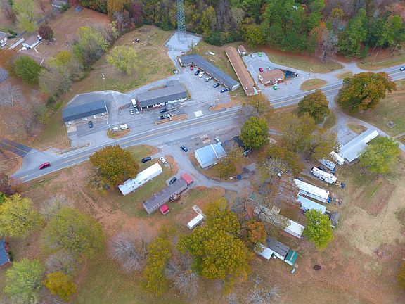 3rd image of 6745 Benton Rd