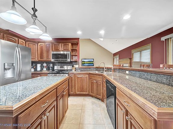 5th image of 12246 W 107th Ln