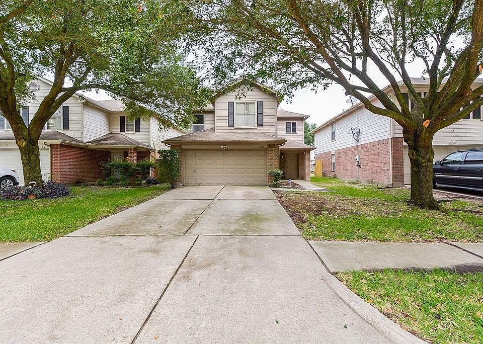 1st image of 903 Oak West Dr