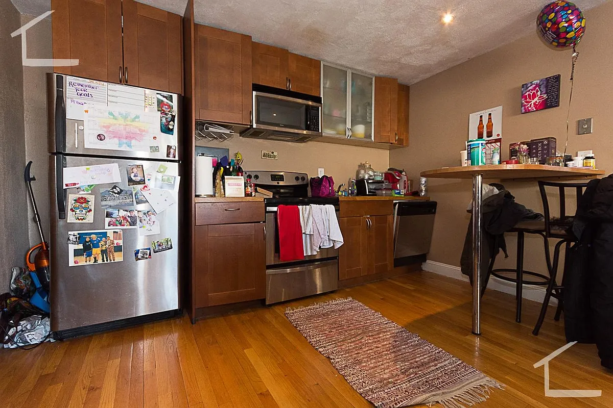 Building Photo - 47 Gardner St #10