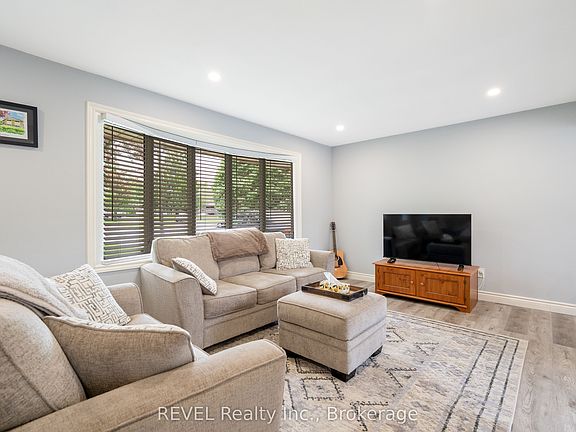 5th image of 4480 Queensway Gdns