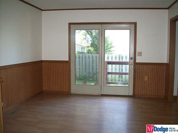 5th image of 406 Elkhorn St