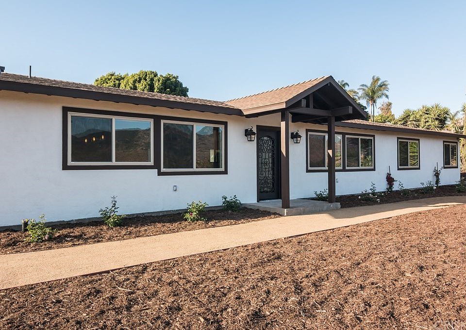 1st image of 2558 Barbara Dr