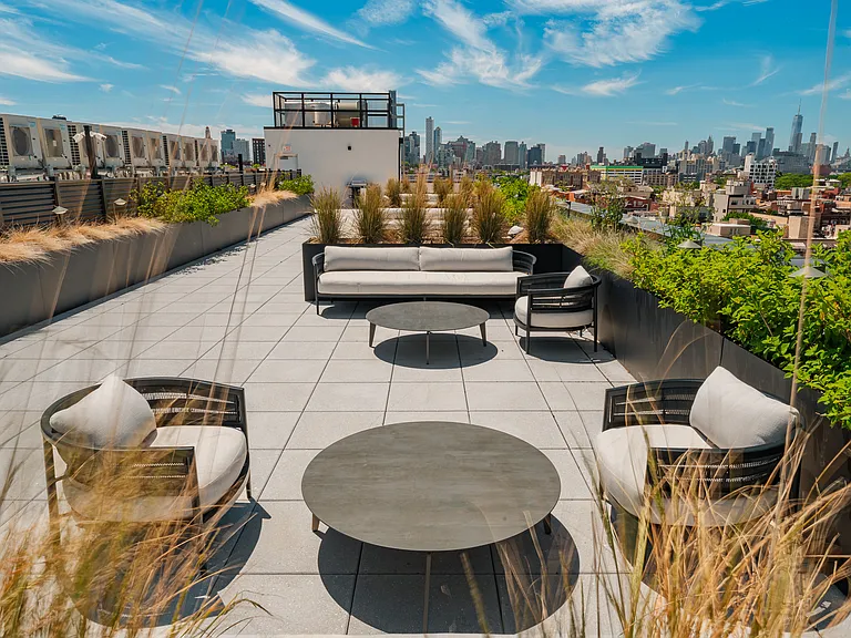 126 Sandford St #710 — Photo 45