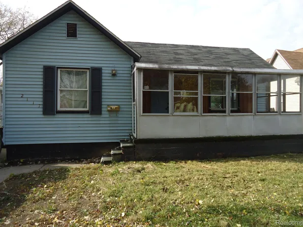 2117 Lowell Ave, Saginaw, MI 48601