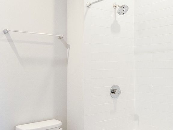 3rd image of 2007 Hope St #206