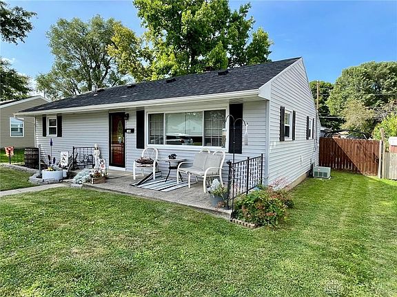 2nd image of 328 Forest Ave