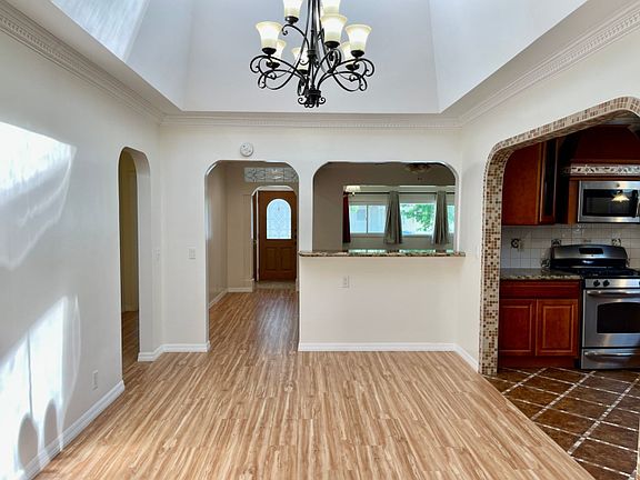4th image of 14201 Margate St