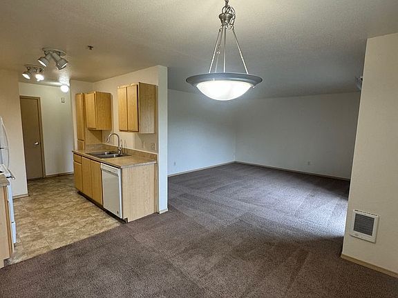 4th image of 825 Century Dr NE #27103