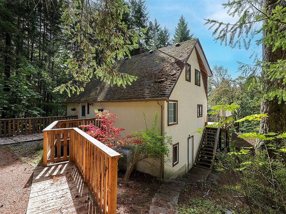 1st image of 4026 Macaulay Rd