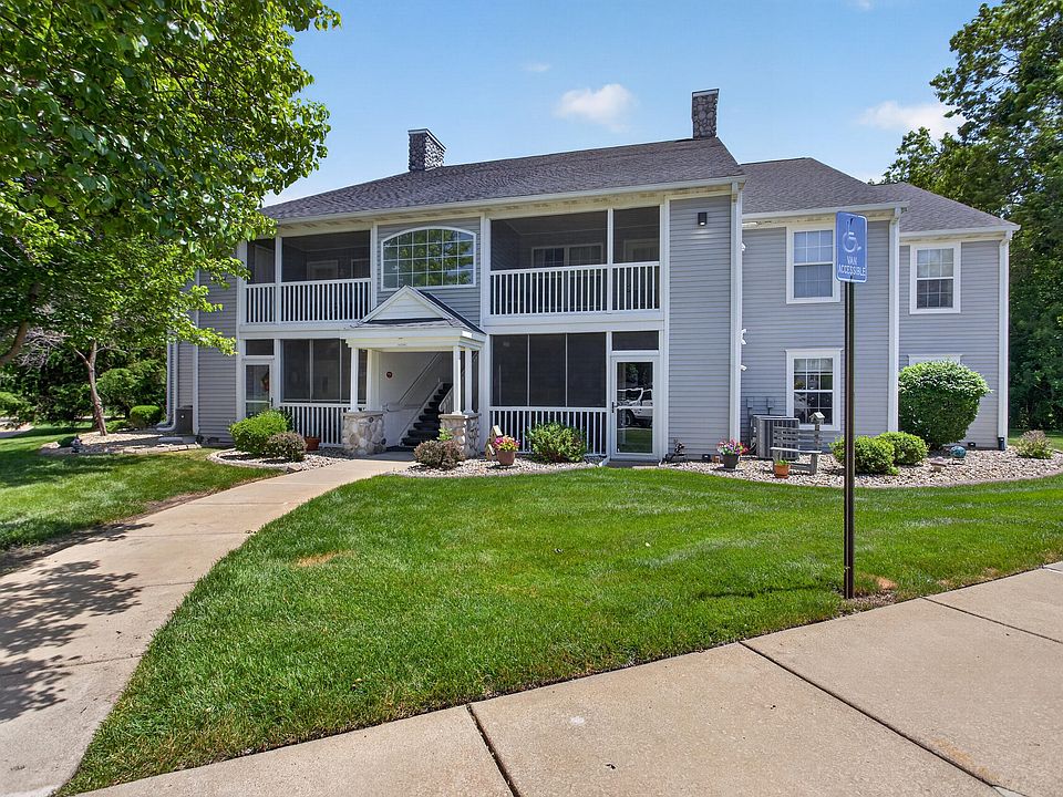 1st image of 864 W Barrington Cir