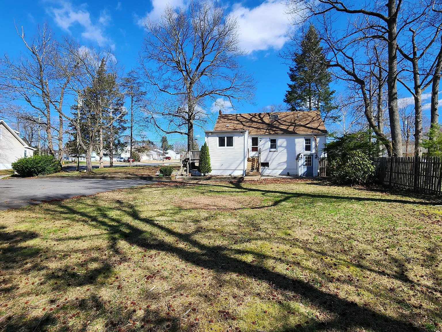 4 bed, 1617 sqft, $3,100 — Photo 2
