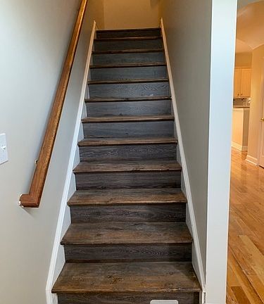 5th image of 221 Southgate Ln