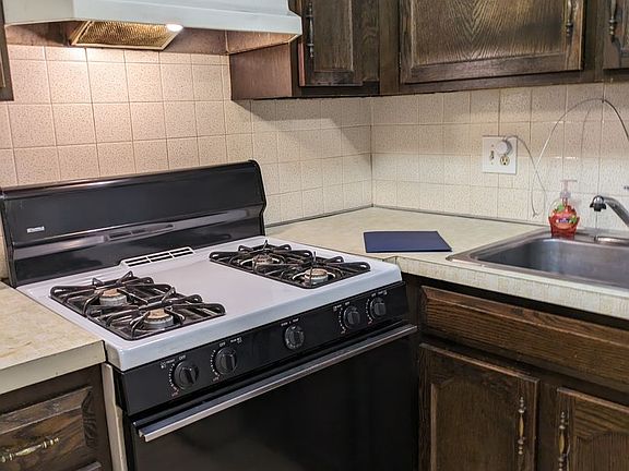 3rd image of 14 Tiffany Rd APT 2