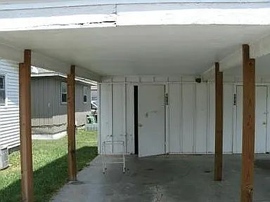 3rd image of 610 N Patterson Ave