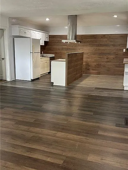 2201 Barnes Mill Rd — Photo 3
