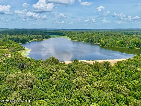 2nd image of 114 Pocahontas Rd