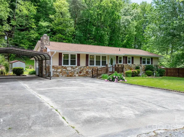 301 Bond St, Marion, NC 28752