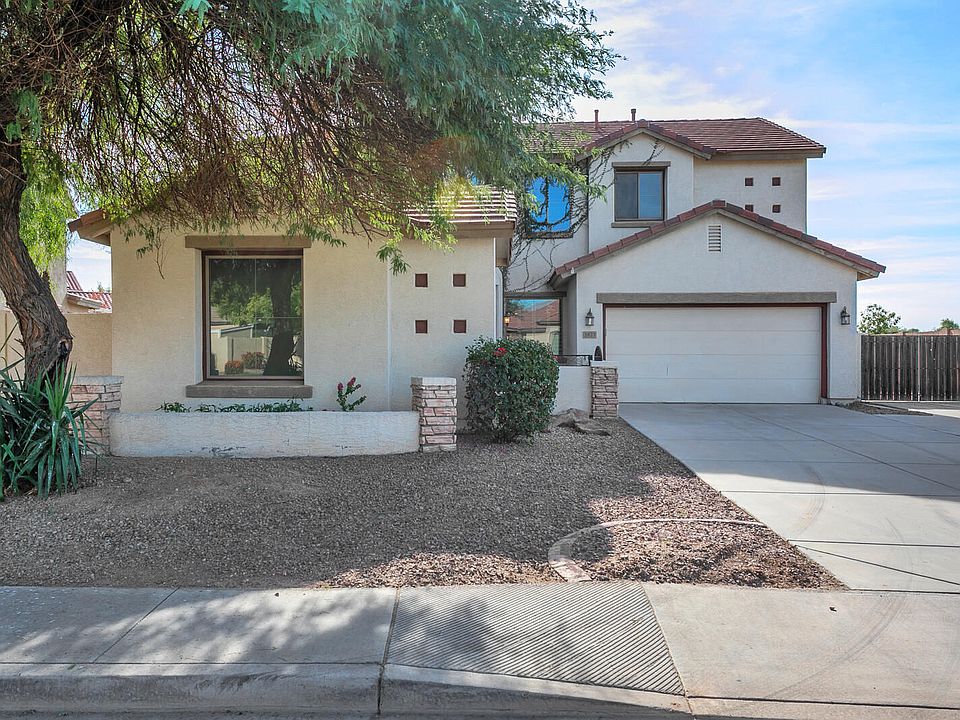1st image of 3821 E Packard Dr