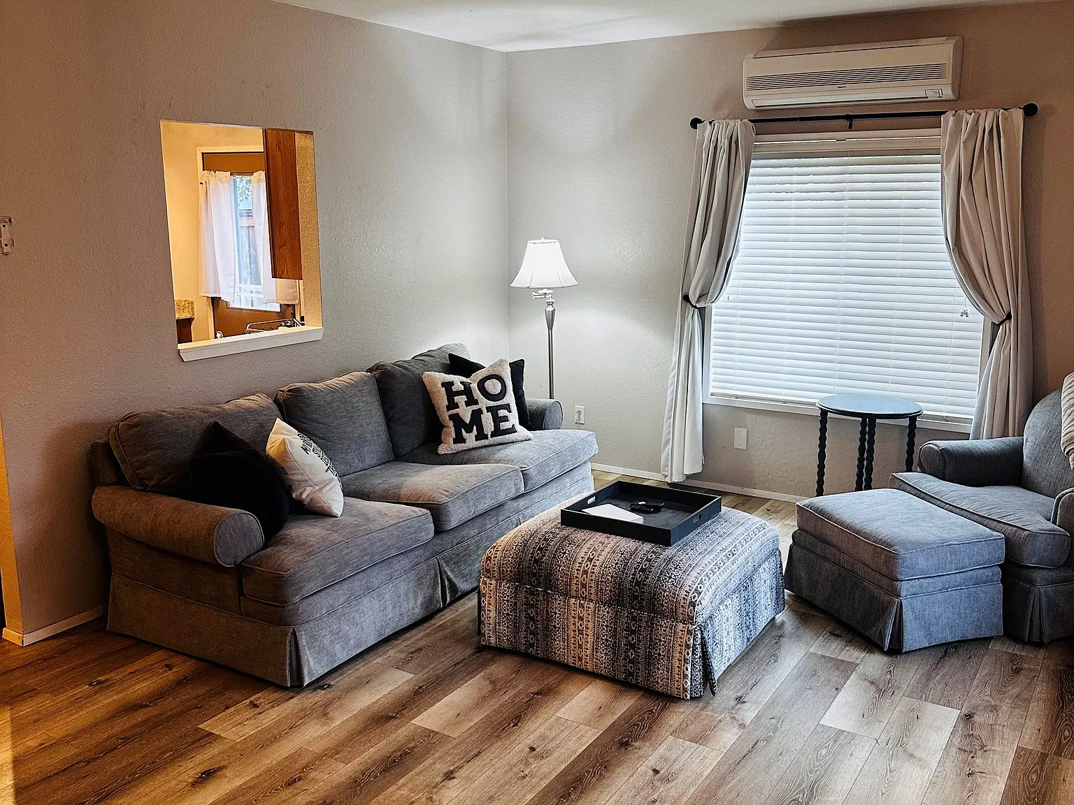 2 bed, 1.0 bath, 1040 sqft, $1,950 — Photo 3