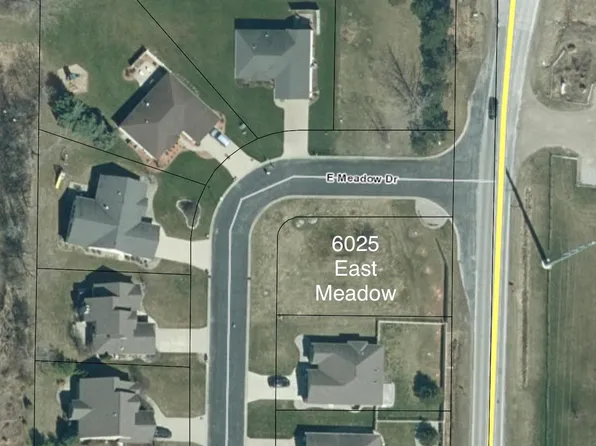 6025 E Meadow Dr, Bay City, MI 48706