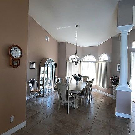 3rd image of 2111 SW 51st St