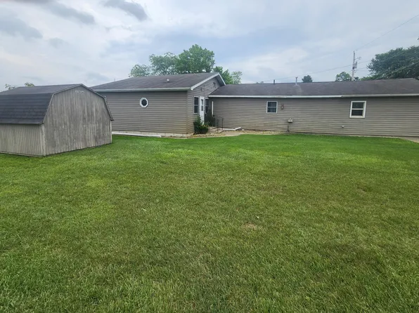 70165 Beach Dr, Edwardsburg, MI 49112