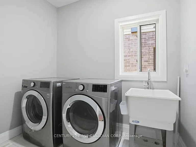 2775 Oriole Dr #UPPER — Photo 16