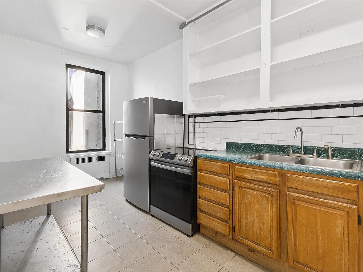 340 Bedford Ave — Photo 4