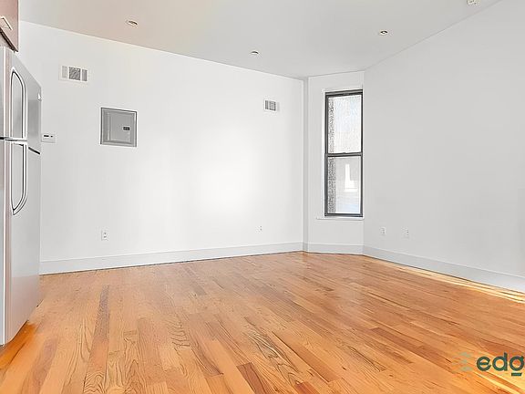 2nd image of 916 Madison St APT 1C