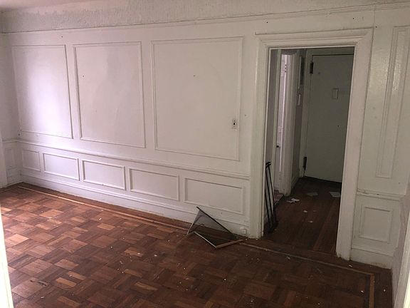4th image of 924 Elsmere Pl