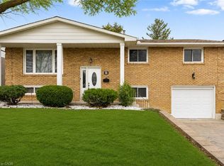 11 Pinard St, Hamilton, ON L8K6G8