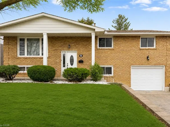 11 Pinard St, Hamilton, ON L8K 6G8