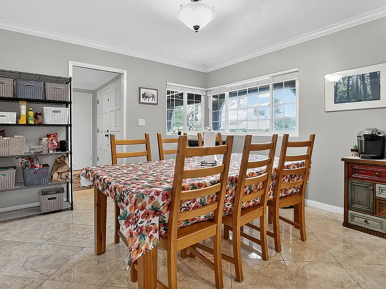 212 E Avenida De Los Arboles — Photo 21