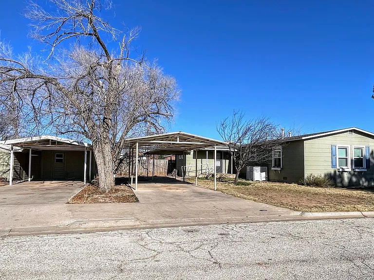 3713 Noble Dr — Photo 6