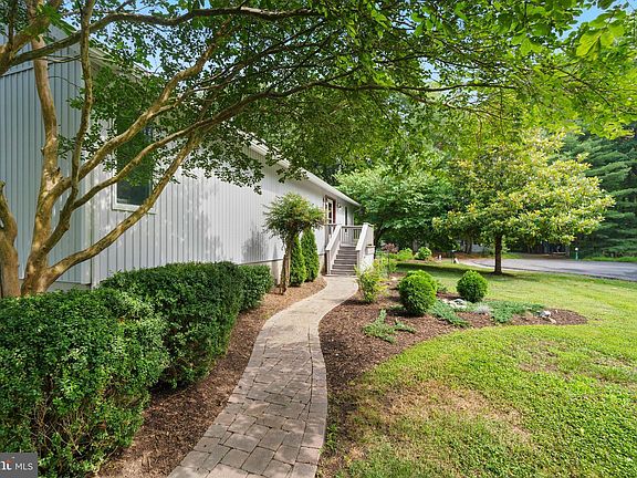 4th image of 5998 Boyce Ln