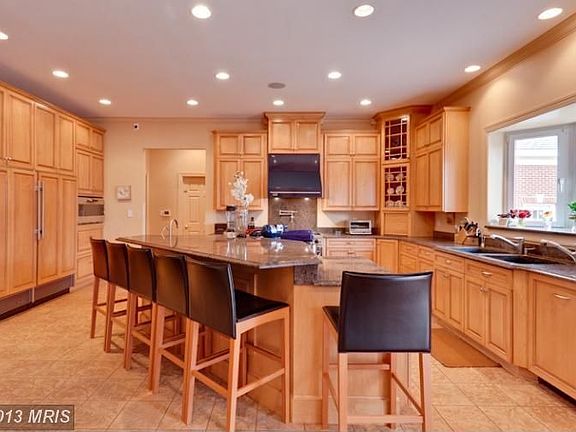 2nd image of 5343 Summit Dr