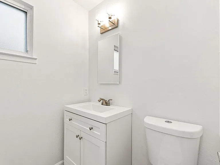 6285 Edgewood Way — Photo 17