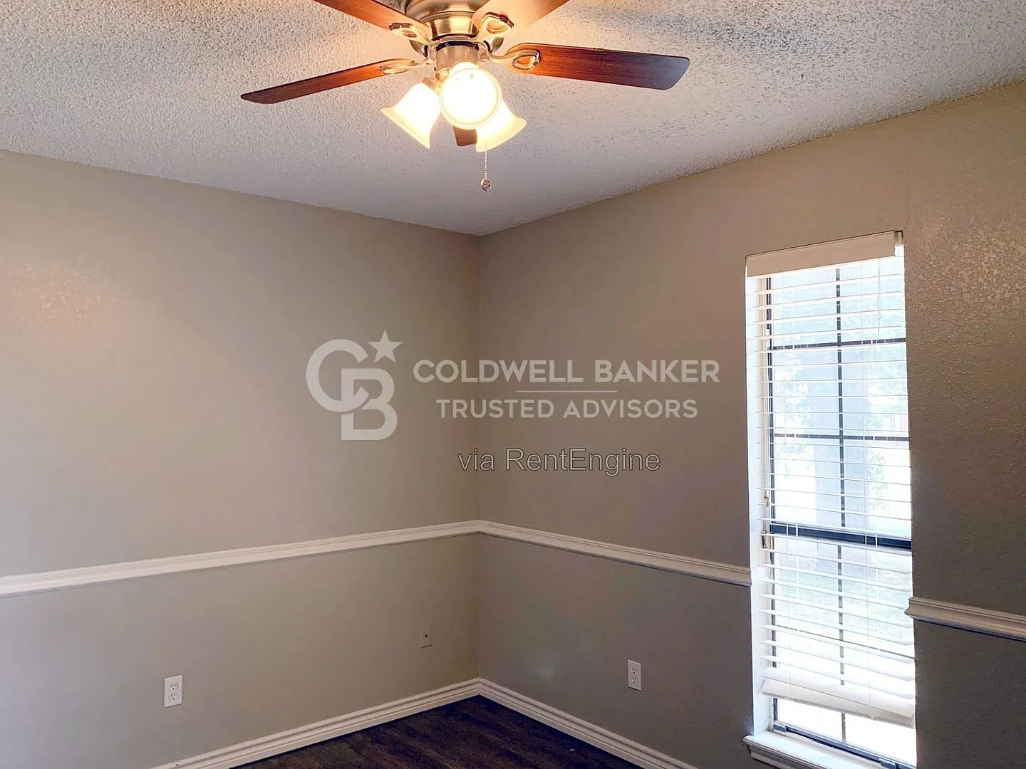 3 bed, 2.0 bath, 1323 sqft, $1,425 — Photo 3