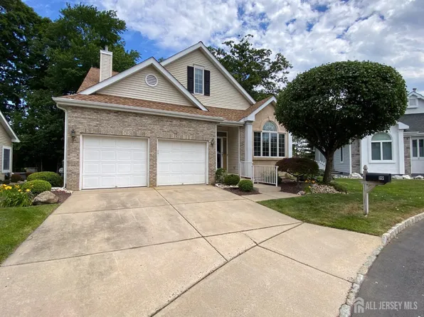 19 Dawson Ln, Monroe Township, NJ 08831
