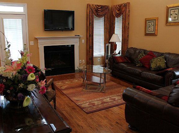 4th image of 1205 Waddell Ln