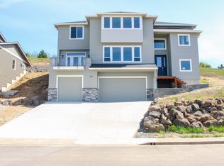 253 Curtis Dr, Longview, WA 98632