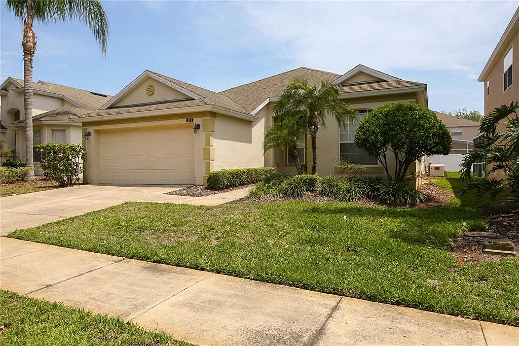 3 bed, 2.0 bath, 1600 sqft, $2,295 — Photo 1