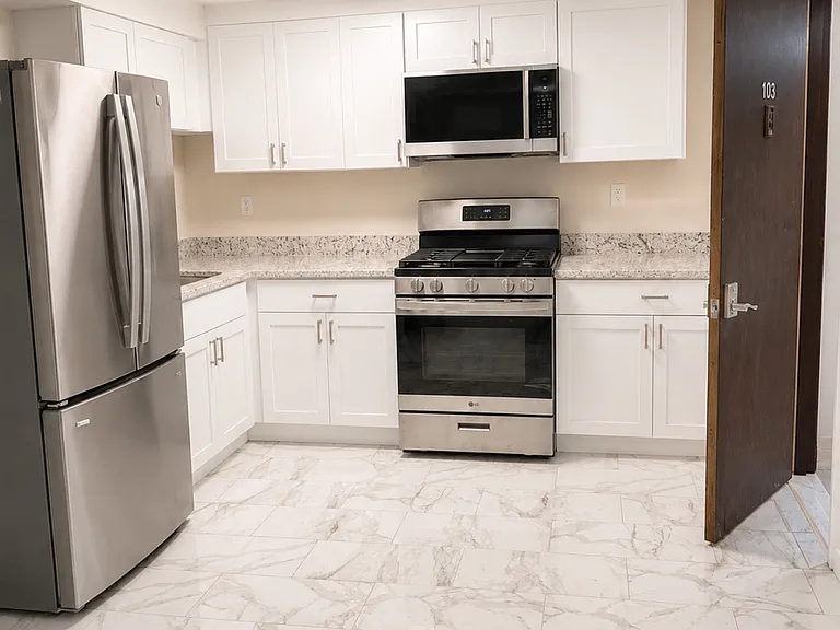 267 Branford Rd #103 — Photo 2